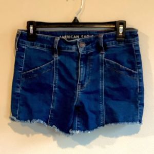 American Eagle Super Stretch Denim shorts distressed/ frayed hem size 8